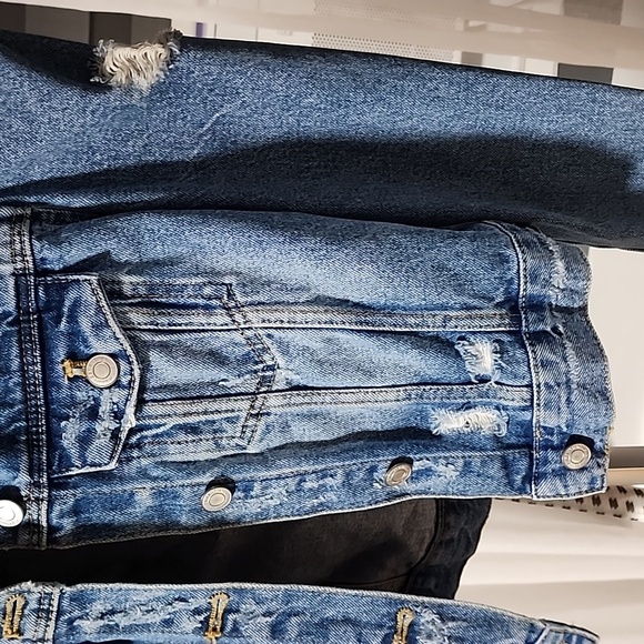 Zara denim crop jacket size xs. - Picture 3 of 6